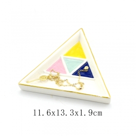 керамическая форма треугольника тарелки