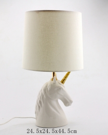белая керамическая настольная лампа для единорога