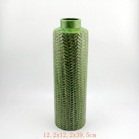 салатовая керамическая ваза