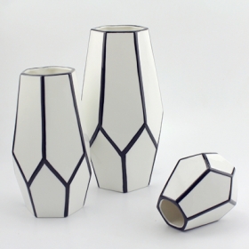 современные керамические вазы